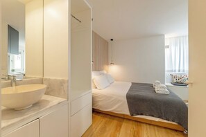 1 chambre, fer et planche à repasser, Wi-Fi, draps fournis