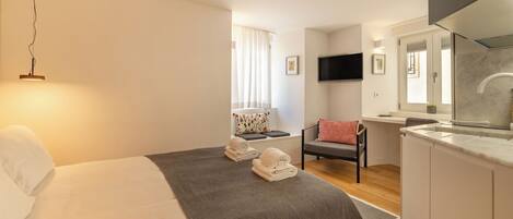 1 室のベッドルーム、アイロン / アイロン台、WiFi (無料)、ベッドシーツ