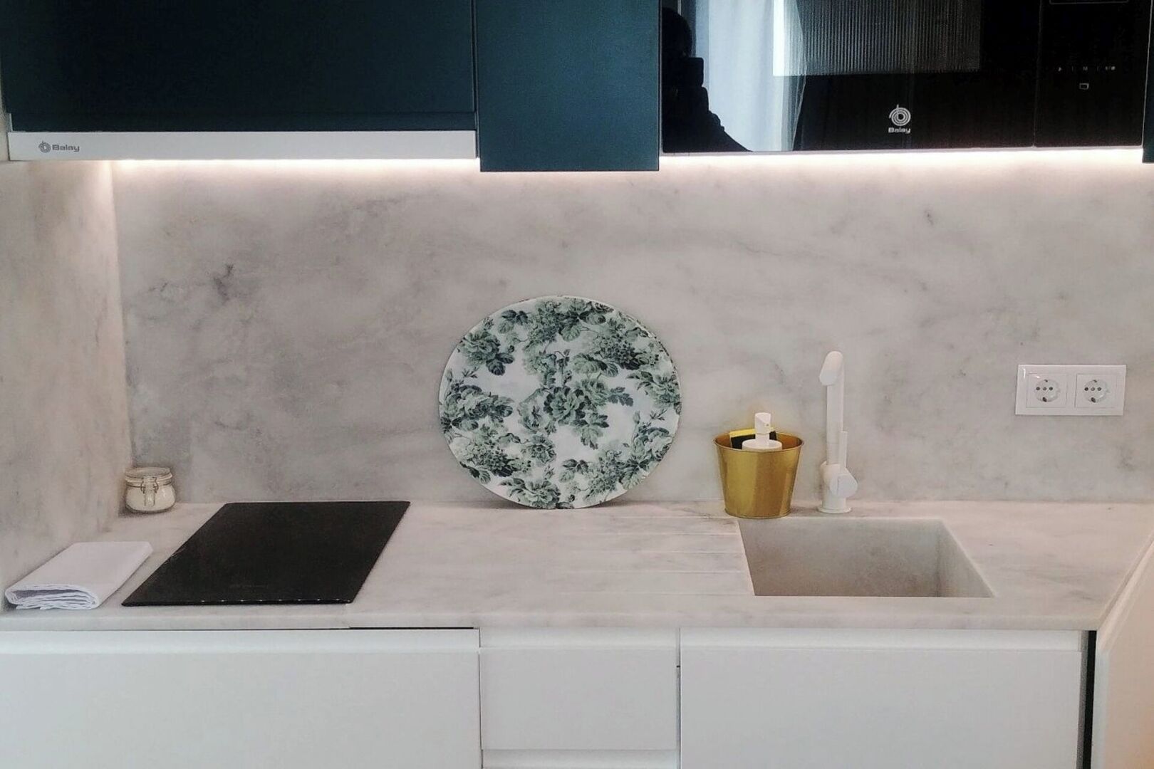 Microwave, stovetop, coffee/tea maker, toaster