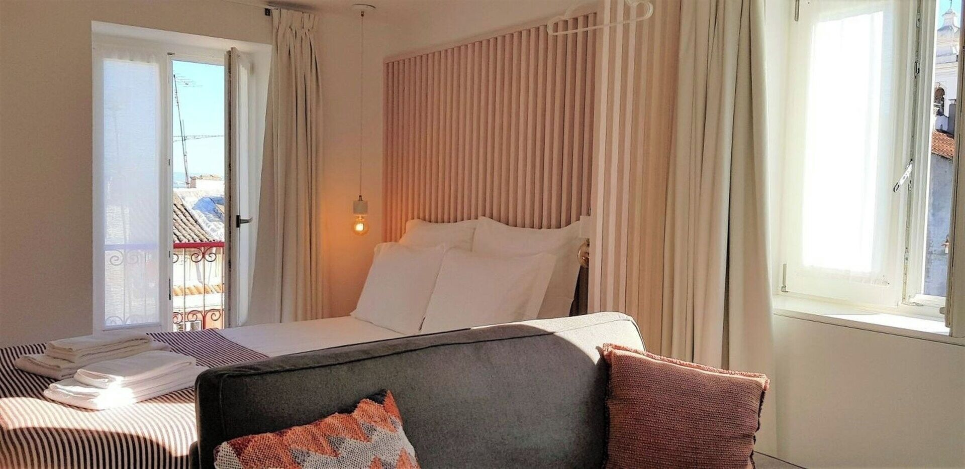 2 bedrooms, iron/ironing board, Internet, bed sheets