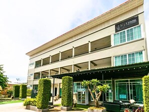 Fachada de la propiedad