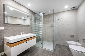 Bathroom - Lovely 1 bed condo by the beach in Puerto Banus (Marbella)