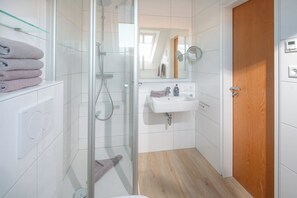 Hair dryer, towels - // Dünensand Norderney // (Norderney)