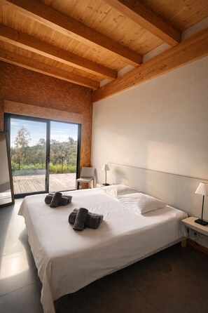 4 bedrooms, iron/ironing board, travel cot, free WiFi
