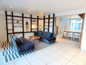 TV, table tennis - *VILLA PALMA* 10 Pers, 5 parental suites, 600m from the beach (Vieux-Boucau-les-Bains)