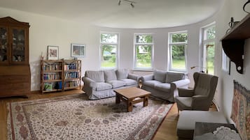 Tv, bøger, stereoanlæg