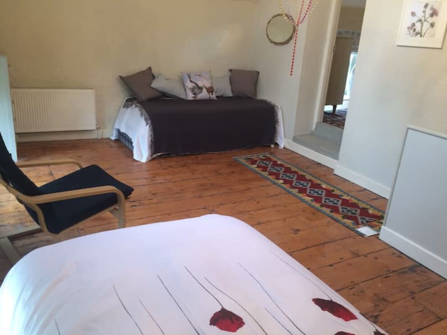 3 chambres, chambres insonorisées, fer et planche à repasser