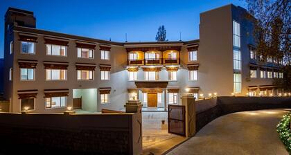 Hotel Karma Residency
