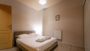1 室のベッドルーム、アイロン / アイロン台、WiFi、ベッドシーツ