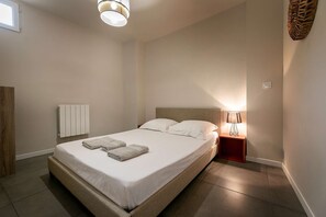 2 chambres, fer et planche Ă repasser, Wi-Fi, draps fournis