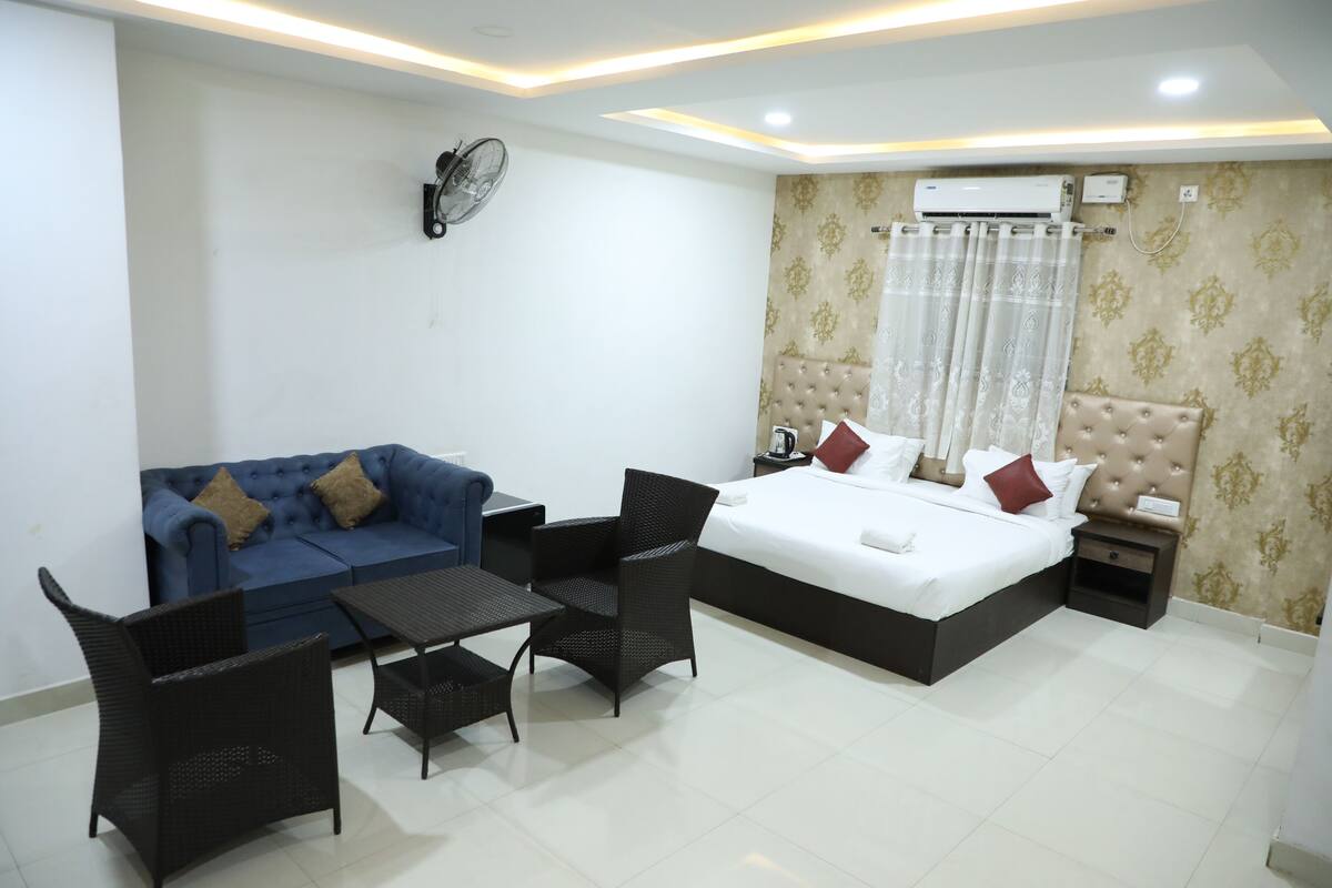 Executive Room