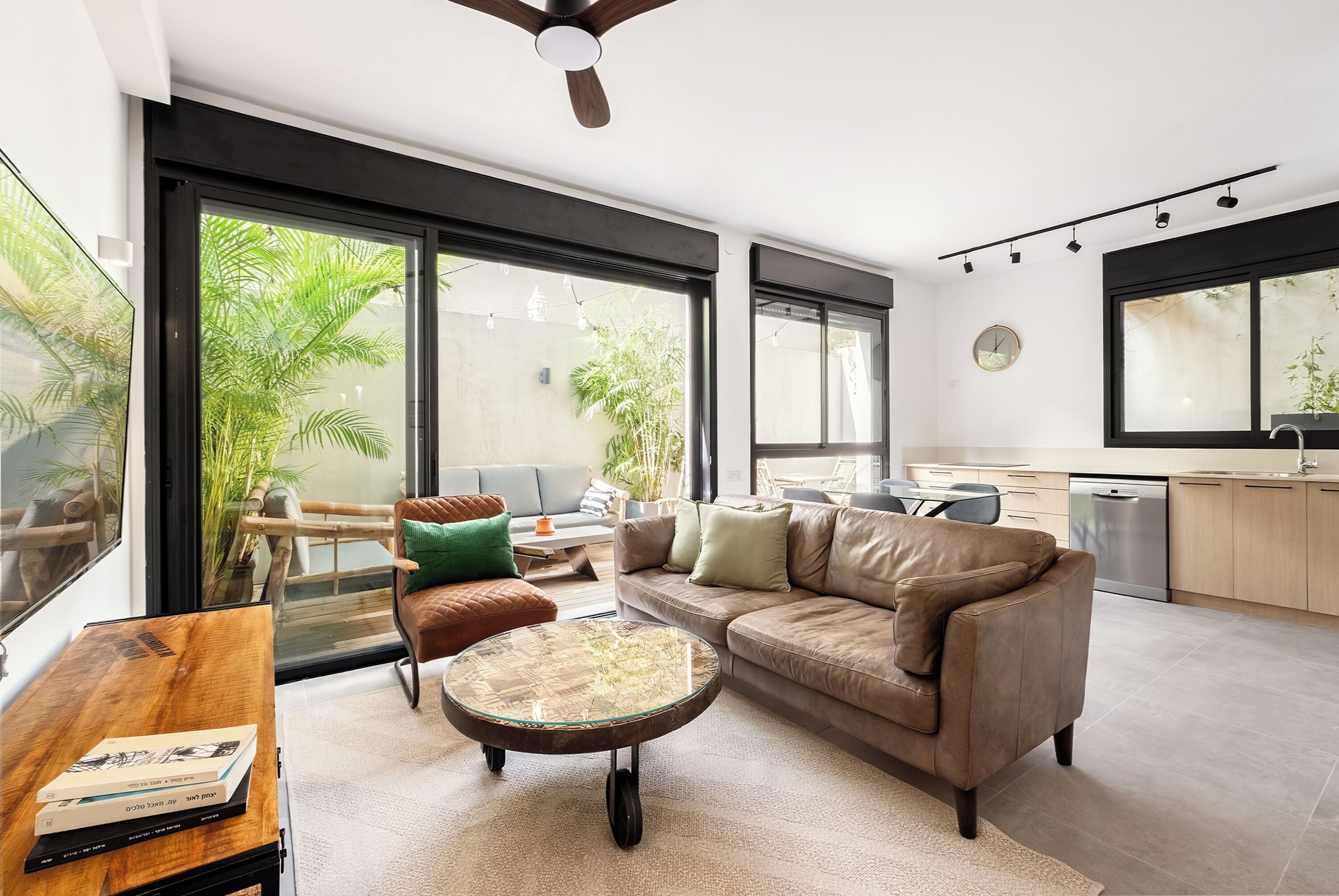 Apartamento exclusivo | Área de estar | TV de tela plana