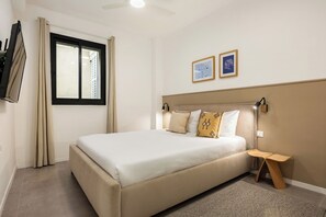 Comfort Apartment | 2 bedrooms, laptop workspace, blackout drapes, soundproofing - Ecletic by TLV2RENT  (Tel Aviv)