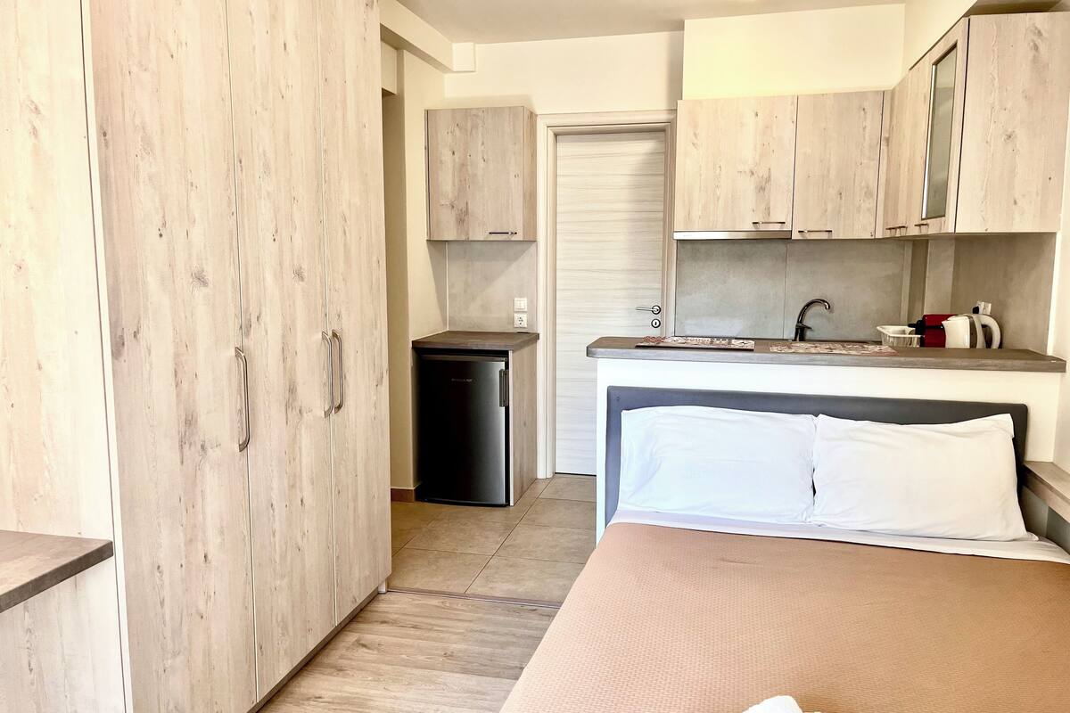 Studio (C2) | Literie de qualité supérieure, surmatelas, décoration personnalisée