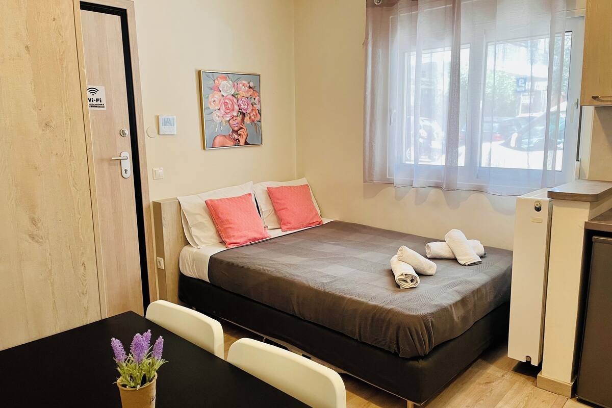 Studio (IS1) | Literie de qualité supérieure, surmatelas, décoration personnalisée