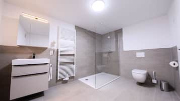 Family Apartment | Bathroom | Towels