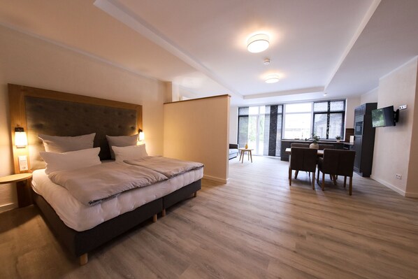 Studio Suite Junior | Seprai premium, kedap suara, dan Wi-Fi gratis