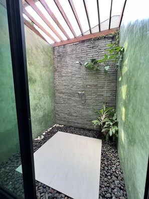 Shower, hair dryer, bidet, towels - Spacious Private Pool Villa (Tambon Rawai)