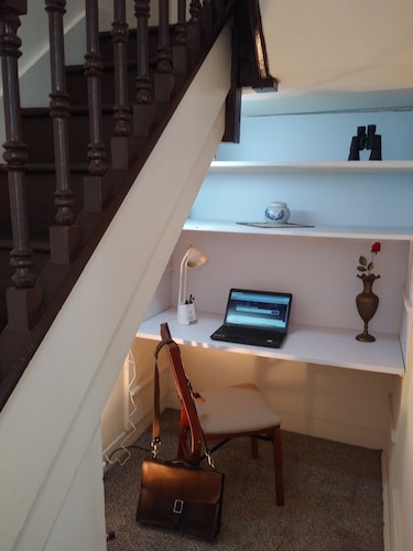 Sunlight 2BR townhouse w/ private parking in Downtown Frederick