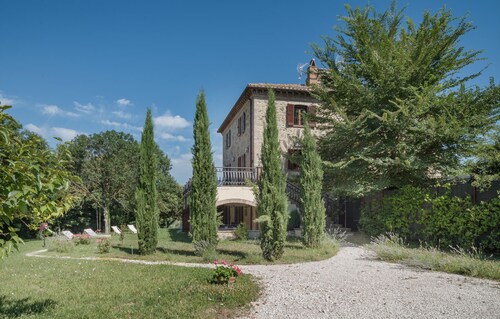 Nice apartment in Avigliano Umbro