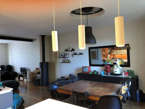 Town house near train station