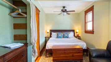 2 slaapkamers, een strijkplank/strijkijzer, gratis wifi, beddengoed