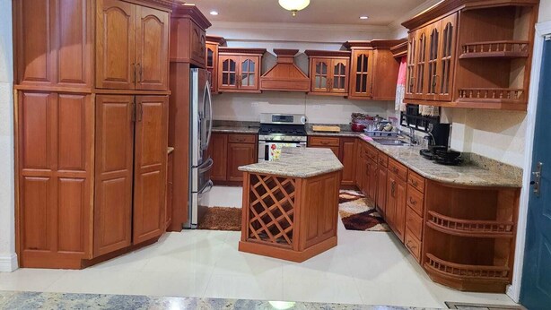 Family House, 4 Bedrooms | Private kitchen - Family house (Georgetown)
