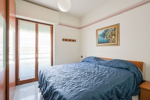 2 bedrooms, iron/ironing board, travel crib, WiFi