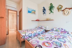 2 makuuhuonetta, silitysrauta/-lauta, vauvan matkasänky, Wi-Fi