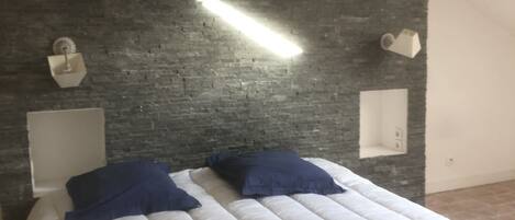 6 chambres, bureau, fer et planche Ă repasser, accĂšs au Wi-Fi (inclus)