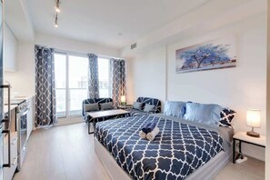 Iron/ironing board, free WiFi, bed sheets