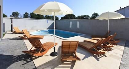 Ideal for large families with children, sauna, whirlpool, outdoor pool, children's pool