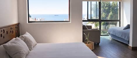 In-room safe, WiFi, bed sheets