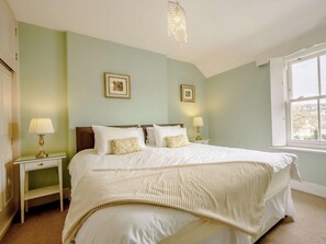 7 slaapkamers, een strijkplank/strijkijzer, gratis wifi, beddengoed