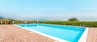 Poggio Picedo P1/32 by Wonderful Italy