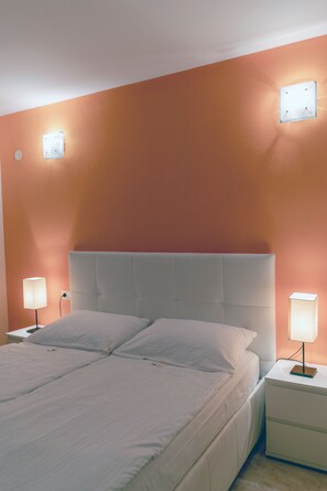 4 bedrooms, free WiFi, bed sheets