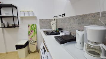 微波炉、炉灶、厨具/餐具、纸巾