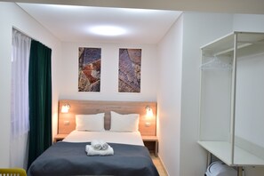 Economy Double Room | Iron/ironing board, free WiFi, bed sheets - Dacia Residence Apartments (Bucharest)