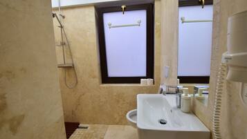 Comfort Double Room | Bathroom | Shower, hair dryer