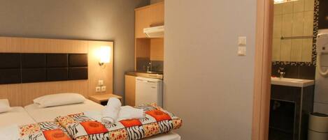 Free WiFi, bed sheets