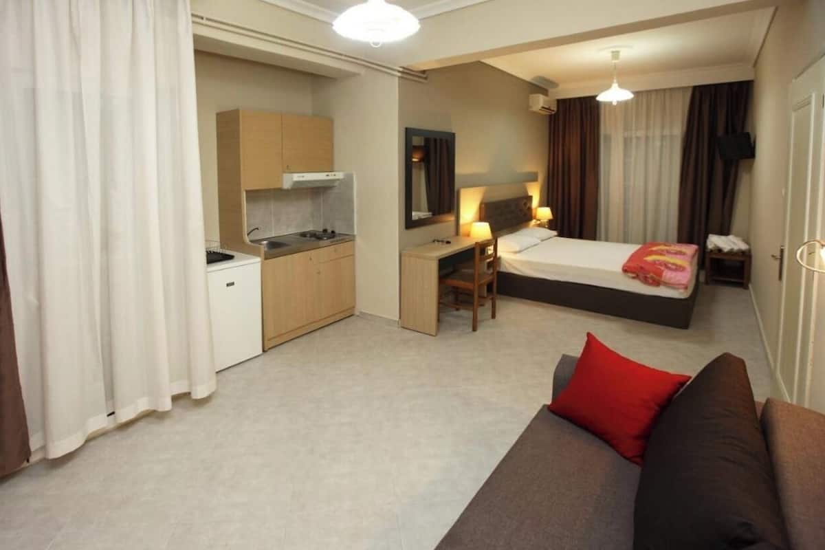 Family Quadruple Room | Free WiFi, bed sheets