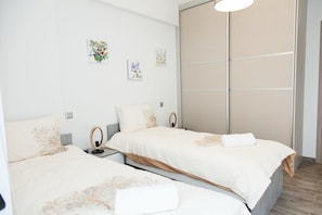 2 bedrooms, iron/ironing board, free WiFi - Cozy and spacious apartment in Zografou (Zografos)