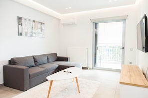 Living area - Cozy and spacious apartment in Zografou (Zografos)