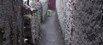 Characterful Cottage near the Beach, Shops & Pier