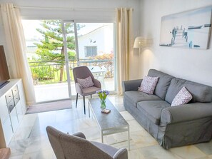 Televisie en een open haard