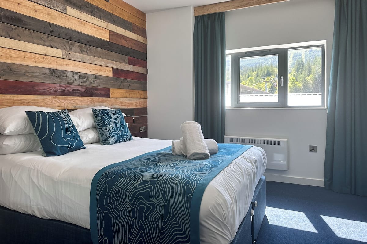 Premium bedding, free WiFi, bed sheets