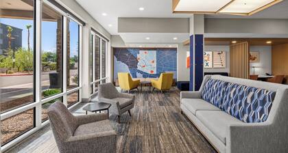 Holiday Inn Express & Suites Phoenix West Tolleson by IHG