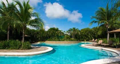 Stunning Top-Floor Condo w/ Sweeping Ocean & Mountain Views & Beach Club