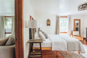 4 Schlafzimmer, Schreibtisch, Bügeleisen/Bügelbrett, Reisekinderbett