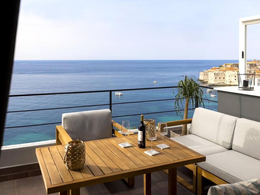 Penthouse with View (Address: Lazarina 3) | Individually decorated, individually furnished, blackout drapes